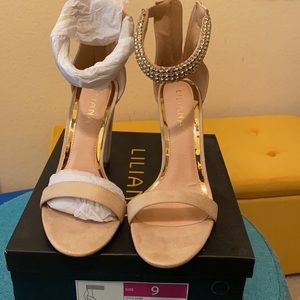 NEW! Nude Strappy Sandals (9)